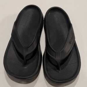 Columbia Men's Dark Flip-Flops